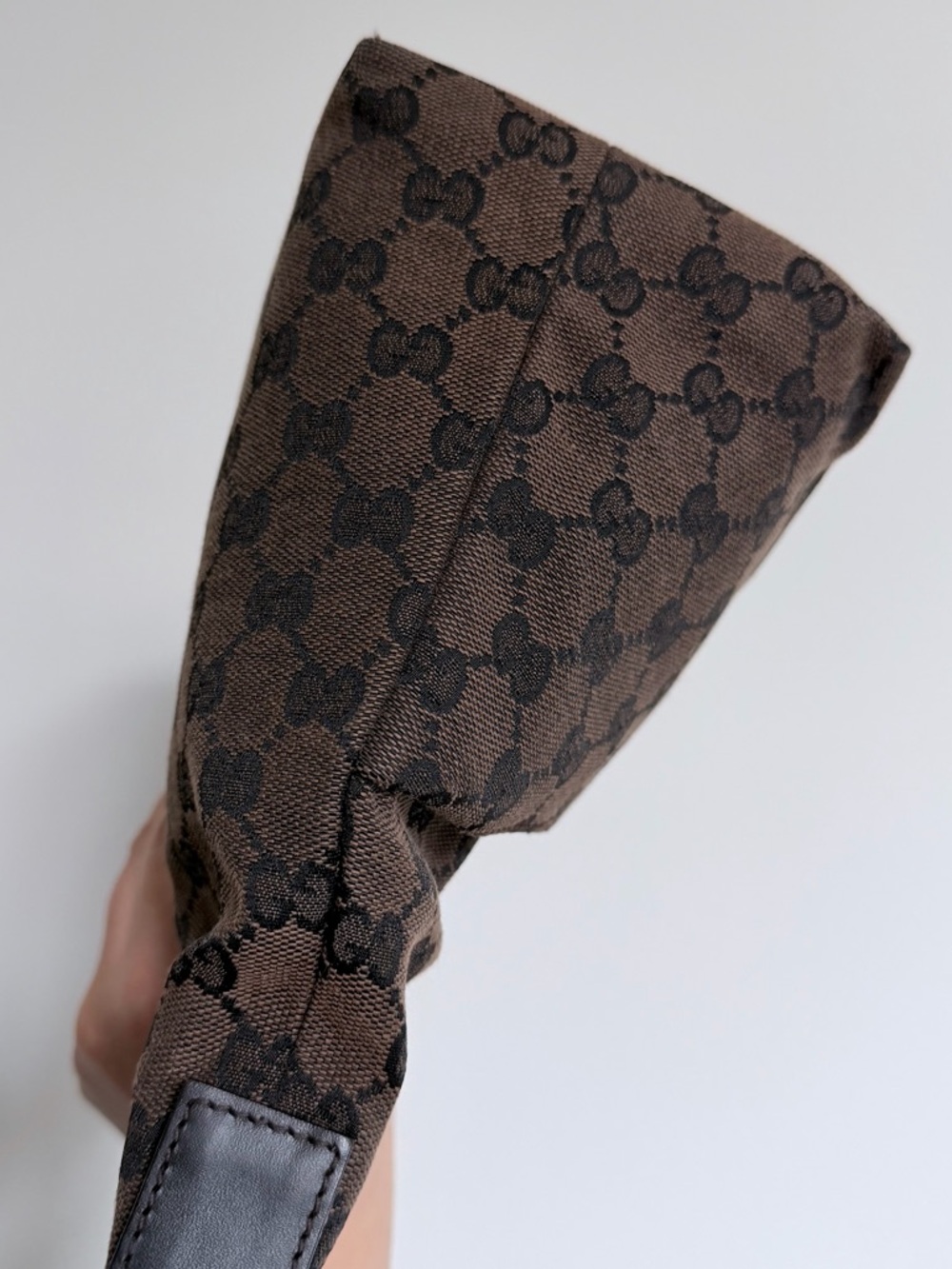 Gucci GG Canvas Shoulder Bag - Picture 3 of 13